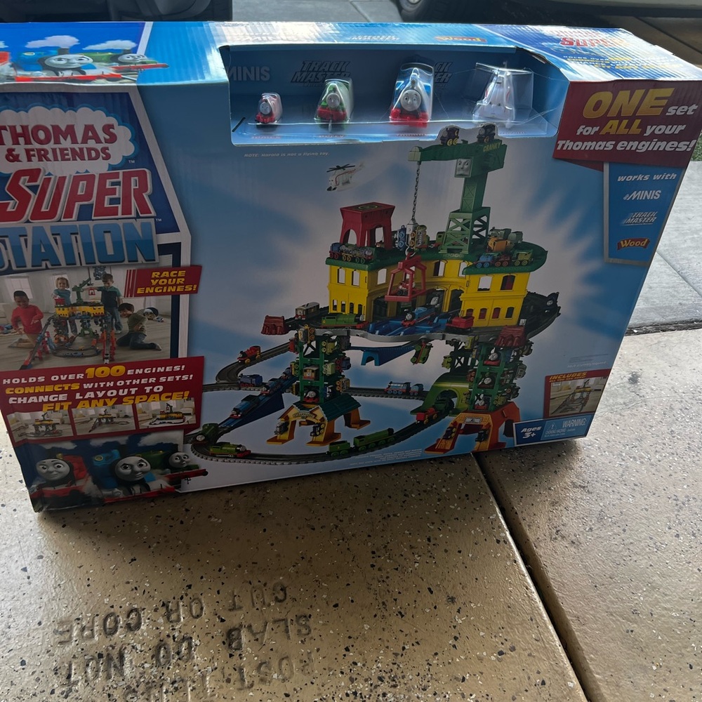 Thomas & Friends SUPER STATION